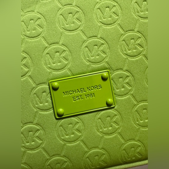 Micheal Kors İPad Sleeve Case - Picture 2 of 9